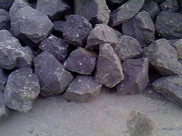 時產300t玄武巖破碎生產線設備配置、工藝流程介紹