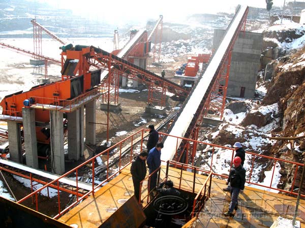 礦石粉碎機在砂石生產線 礦石粉碎機在砂石生產線