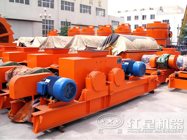 不同角度下的巖石對輥式破碎機 不同角度下的巖石對輥式破碎機