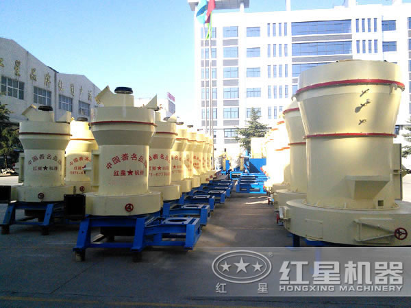 排列整齊的藍晶石磨粉機 排列整齊的藍晶石磨粉機