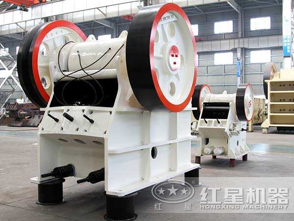 不同規格大小下的巖石破碎機 不同規格大小下的巖石破碎機