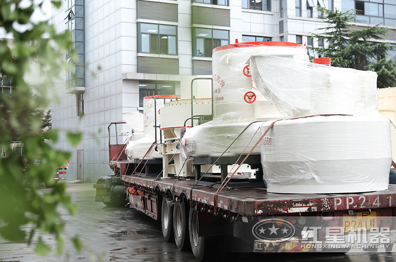 石油焦磨粉機設備發貨 石油焦磨粉機設備發貨