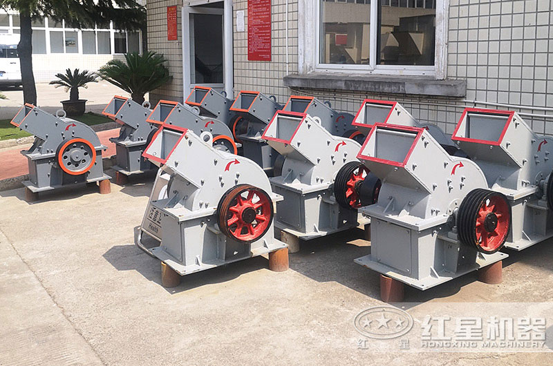 錘式破碎機小型作業量多少？錘頭及技術參數