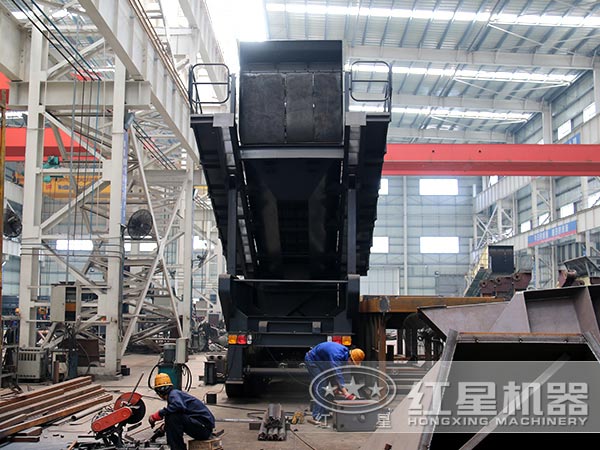 移動圓錐破碎機廠家生產車間 移動圓錐破碎機廠家生產車間