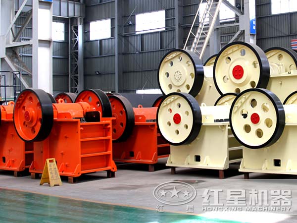 不同規格下的鄂式破碎機 不同規格下的鄂式破碎機