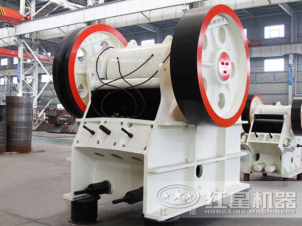 鄂式破碎機 鄂式破碎機