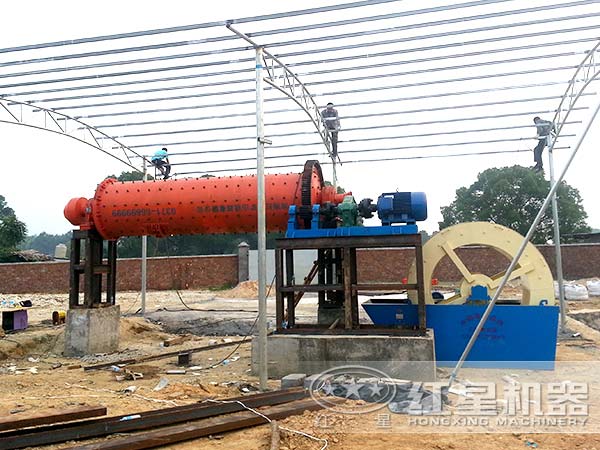 石英棒磨機工作現場 石英棒磨機工作現場