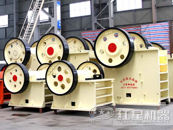 復擺式顎式破碎機的不同型號展示 復擺式顎式破碎機的不同型號展示