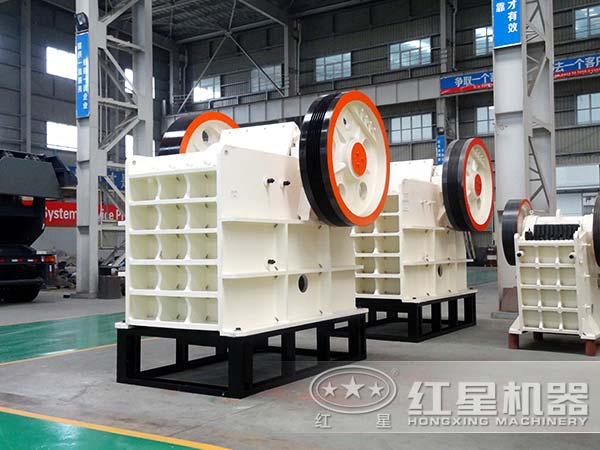 多種規格下的鄂式破碎機 多種規格下的鄂式破碎機