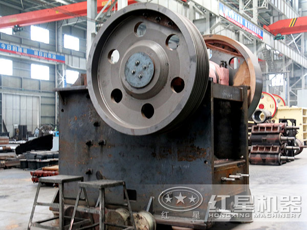 顎式破碎機生產車間 顎式破碎機生產車間