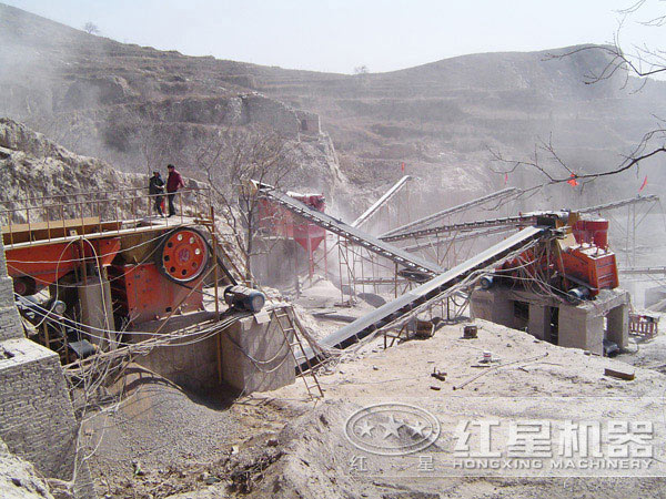 粉塵污染嚴重的砂石生產現場 粉塵污染嚴重的砂石生產現場