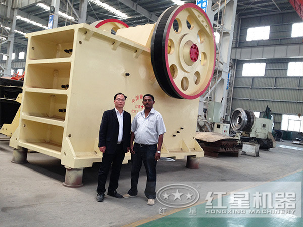 PE系列顎式破碎機購買商留影 PE系列顎式破碎機購買商留影