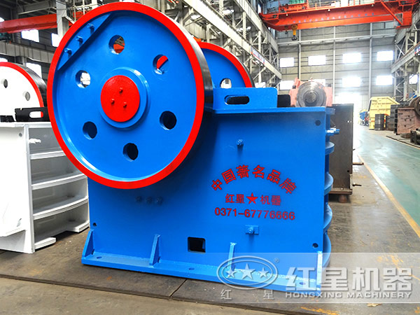 150×250顎式破碎機小體格擁有大能量， 輔助客戶創高收