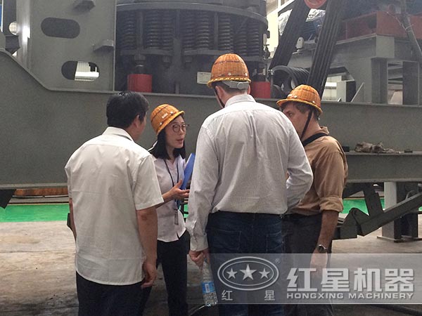 河北時產100方石料移動破碎機多少錢一臺，能出多大料？