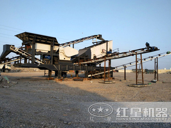 移動鄂式磕石機處理石子時產量多大，需投資多少錢？