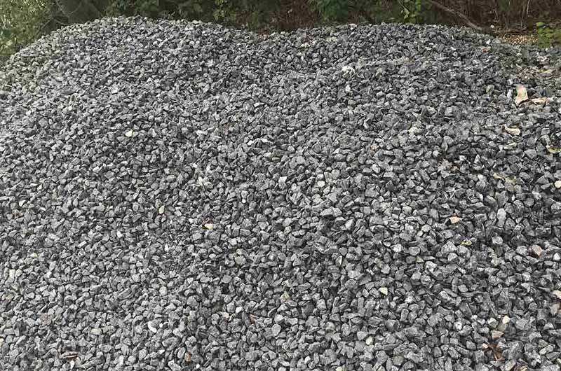 鋪路、修路用的瓜子石破碎機多少錢一套