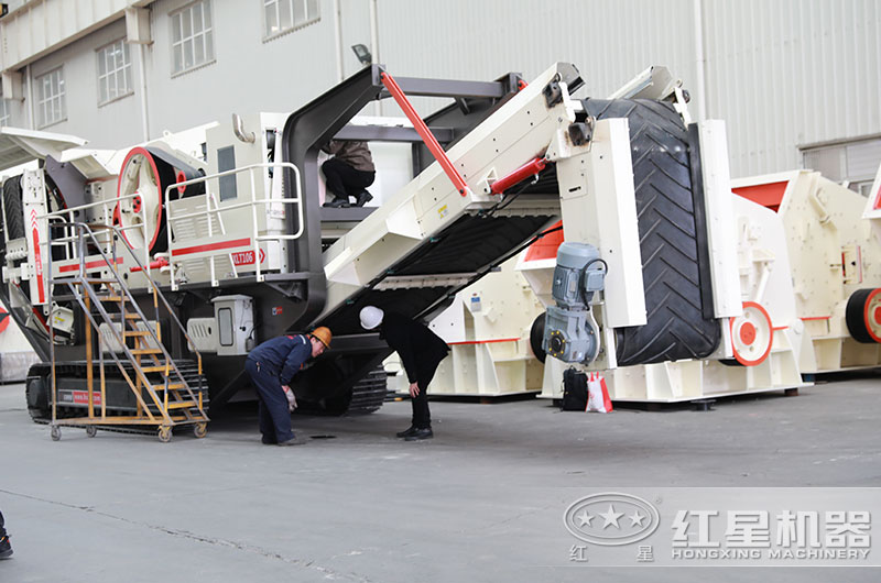 客戶來廠參觀履帶破碎機 客戶來廠參觀履帶破碎機