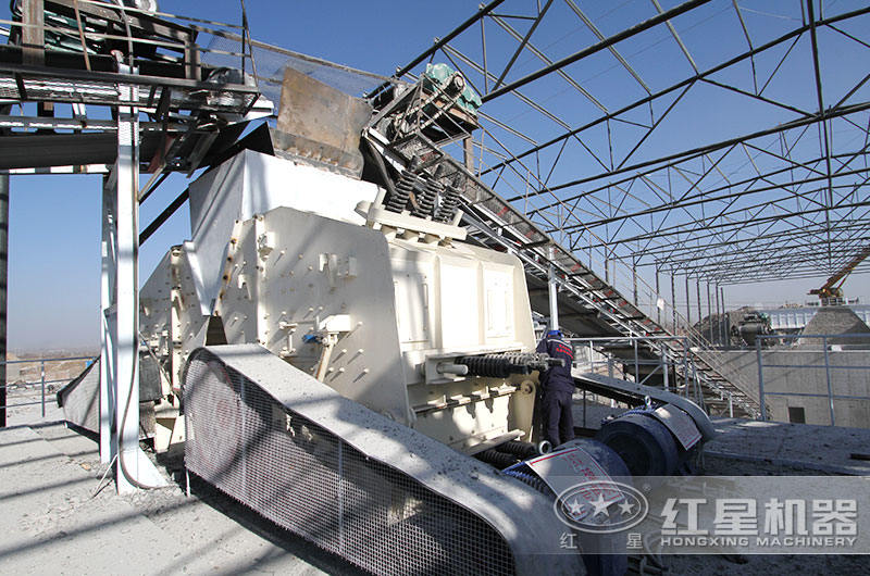 時產800噸雙反擊磕石機作業現場 時產800噸雙反擊磕石機作業現場