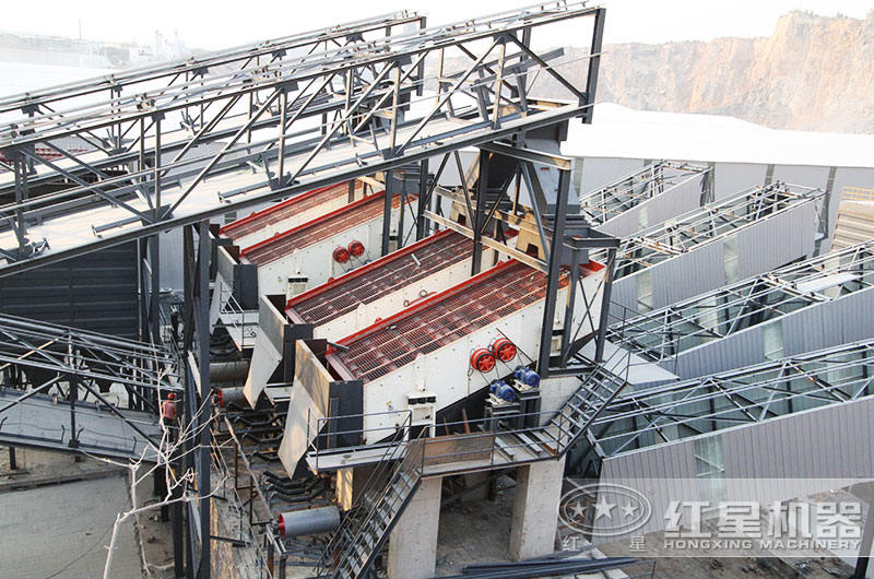 振動篩砂石分離作業現場 振動篩砂石分離作業現場