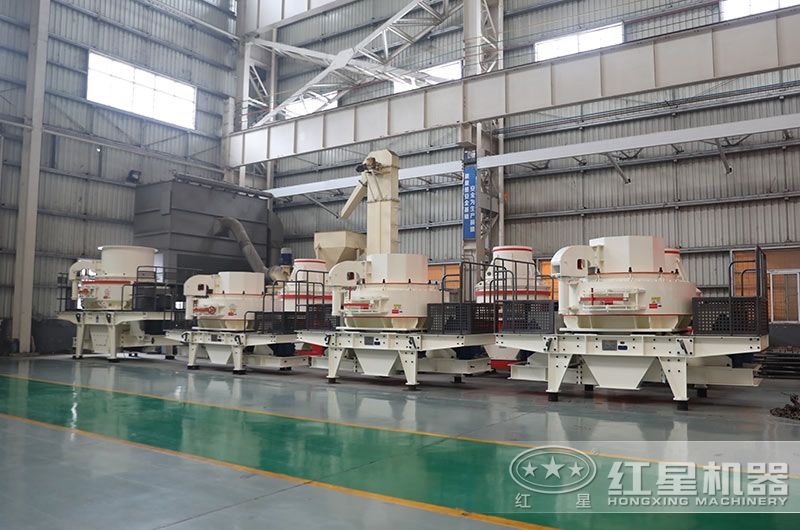 河南紅星砂石料破碎機生產廠家車間一角 河南紅星砂石料破碎機生產廠家車間一角