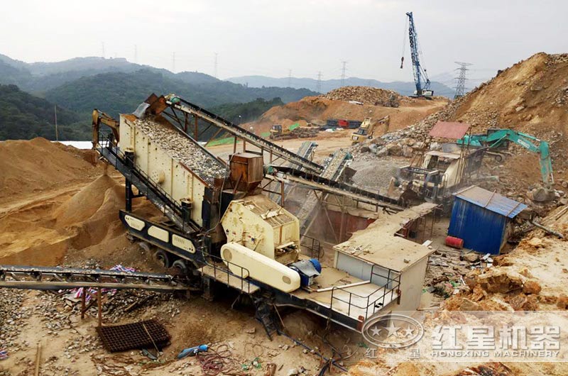 移動反擊式破碎站工作現場 移動反擊式破碎站工作現場