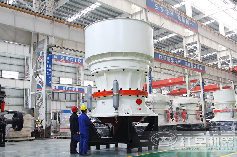 SC560單缸圓錐破碎機生產工人正在確認數據 SC560單缸圓錐破碎機生產工人正在確認數據