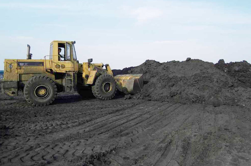 濕煤泥怎么破碎？選用這款800型立式破碎機還不錯