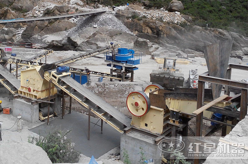 三臺機器搭配作業生產沙子現場