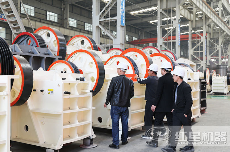 山西用戶來廠考察粉石頭機設備 山西用戶來廠考察粉石頭機設備