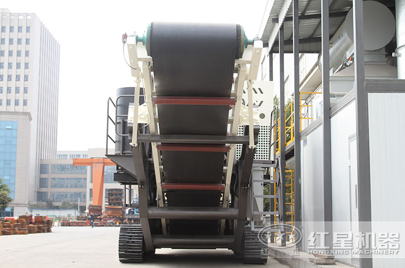 移動石子破碎站已經開去躲雨了，您的砂石設備還泡在水里嗎？