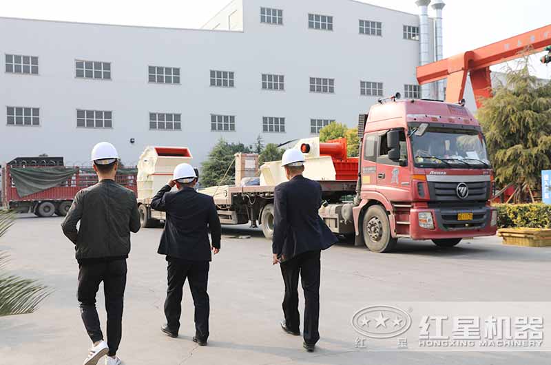 江西沙子廠用戶來廠考察打石頭設備 江西沙子廠用戶來廠考察打石頭設備