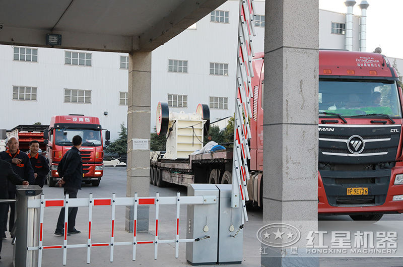 時產30噸及時產300噸成套碎石機發貨 時產30噸及時產300噸成套碎石機發貨