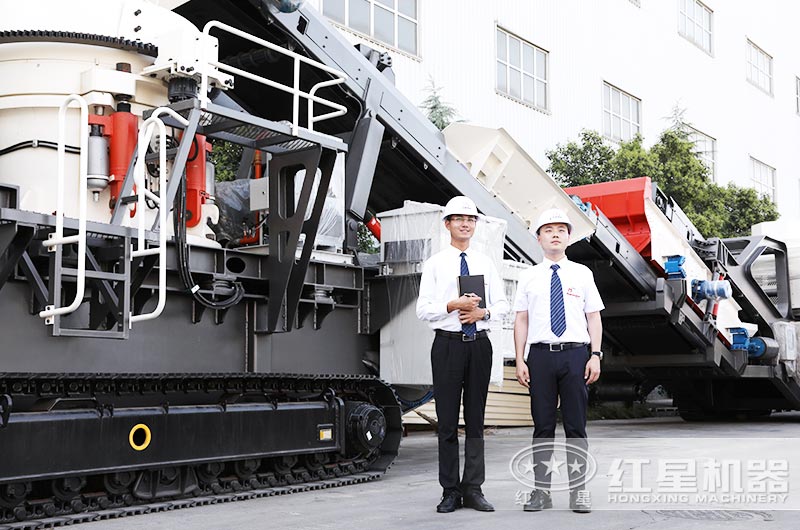 技術經理對破碎小石子設備做相關指導 技術經理對破碎小石子設備做相關指導