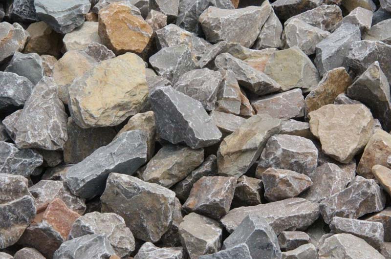 粉碎石灰石用什么機器好？