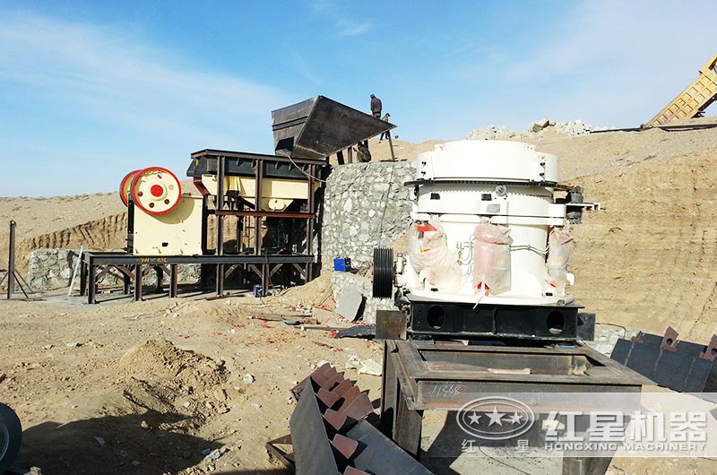 洛陽大型硬巖石子破碎生產線安裝現場 洛陽大型硬巖石子破碎生產線安裝現場