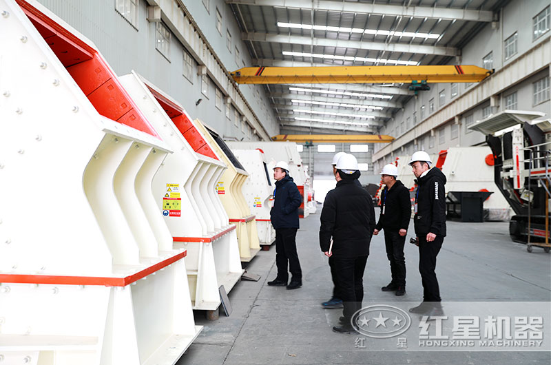 湖北用戶來廠考察選購石灰石破碎機 湖北用戶來廠考察選購石灰石破碎機