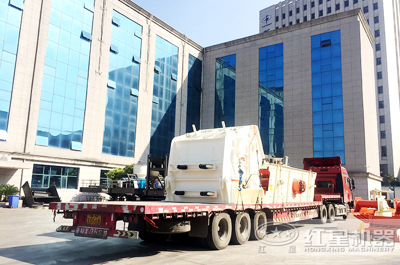 一套粉碎分級設備裝車發貨 一套粉碎分級設備裝車發貨