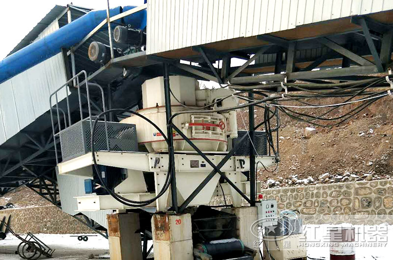 采用除塵裝置的制砂生產線現場 采用除塵裝置的制砂生產線現場