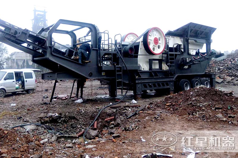 移動顎式破碎機處理建筑垃圾現場 移動顎式破碎機處理建筑垃圾現場