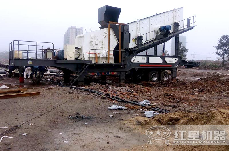 移動反擊破碎機處理建筑垃圾現場 移動反擊破碎機處理建筑垃圾現場