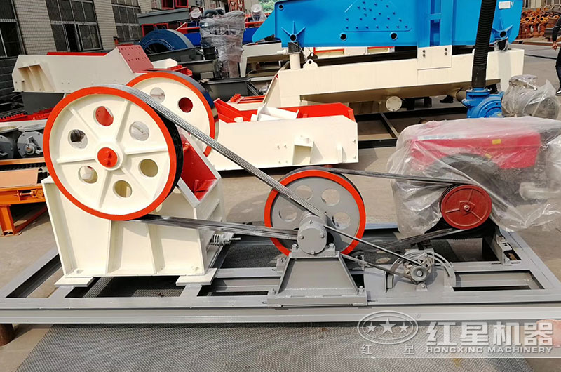 柴油式小型粗碎碎石機 柴油式小型粗碎碎石機