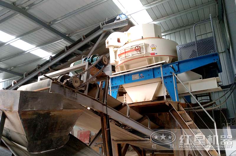 河石碎沙機多少錢？生產出來的人工沙與河沙有什么區別？