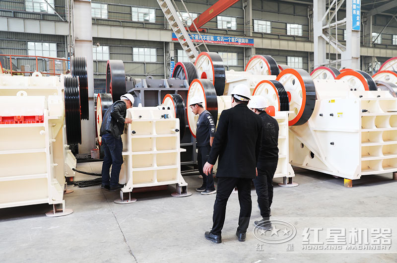 250×1200的顎破機產能及出料粒度范圍是多少？