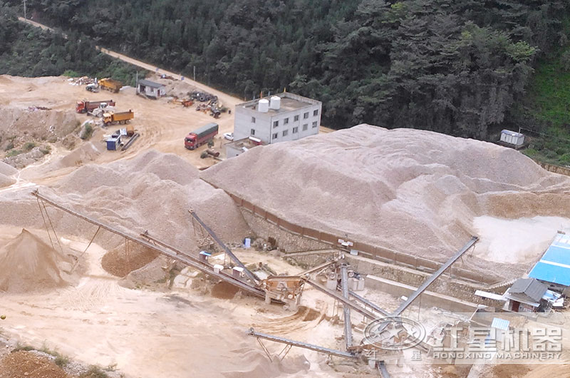 大型粉石頭機器生產現場 大型粉石頭機器生產現場
