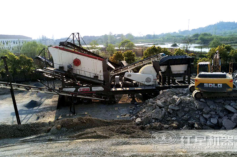 一次成型移動錘式破碎機生產現場