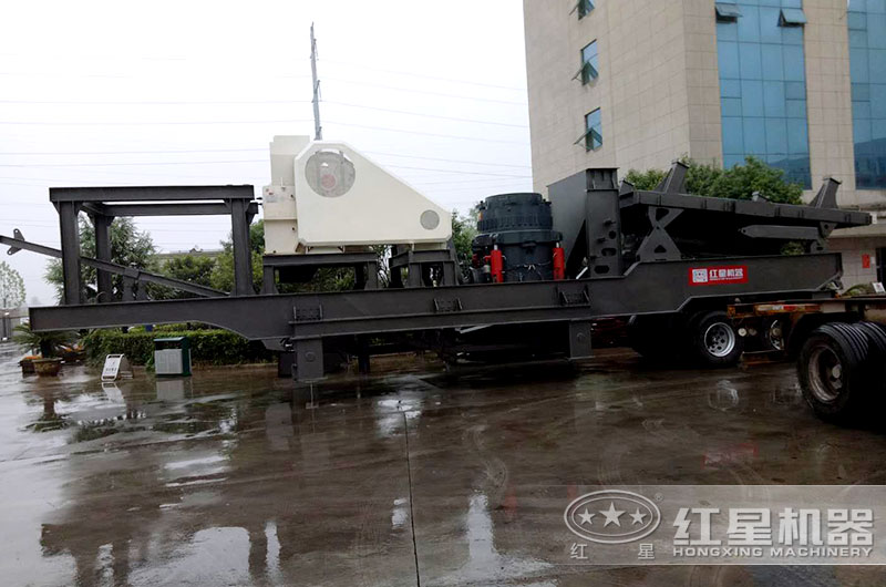 搭配兩臺主破碎機的四合一移動破碎機 搭配兩臺主破碎機的四合一移動破碎機