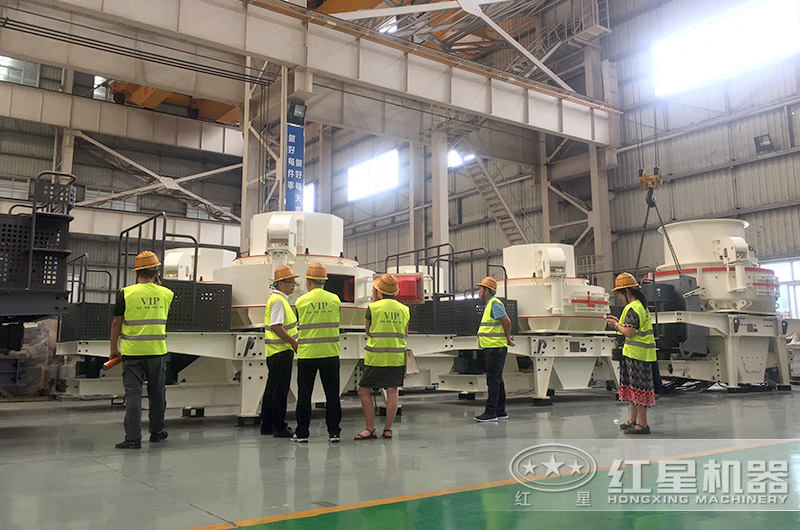 客戶來廠考察制沙設備 客戶來廠考察制沙設備