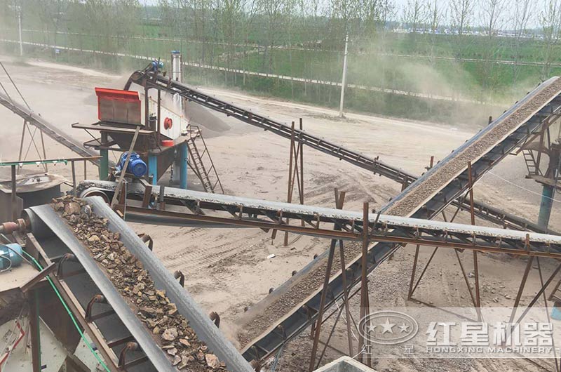 小型機制砂石室外生產現場