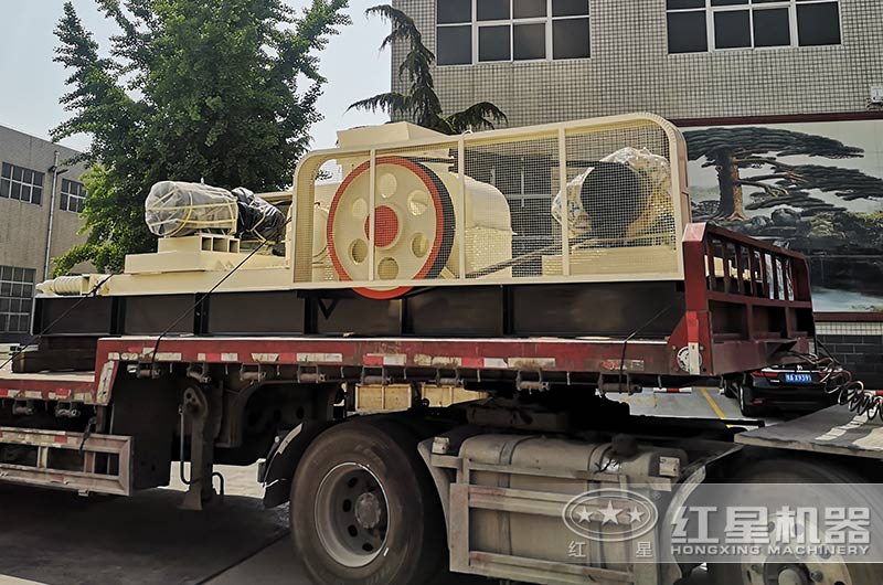 紅星泥土對輥式破碎機發貨現場 紅星泥土對輥式破碎機發貨現場