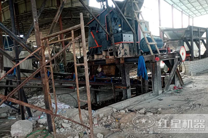 1315反擊破制砂機沒有篩底能不能出砂？板錘多久換一次？怎么安裝？